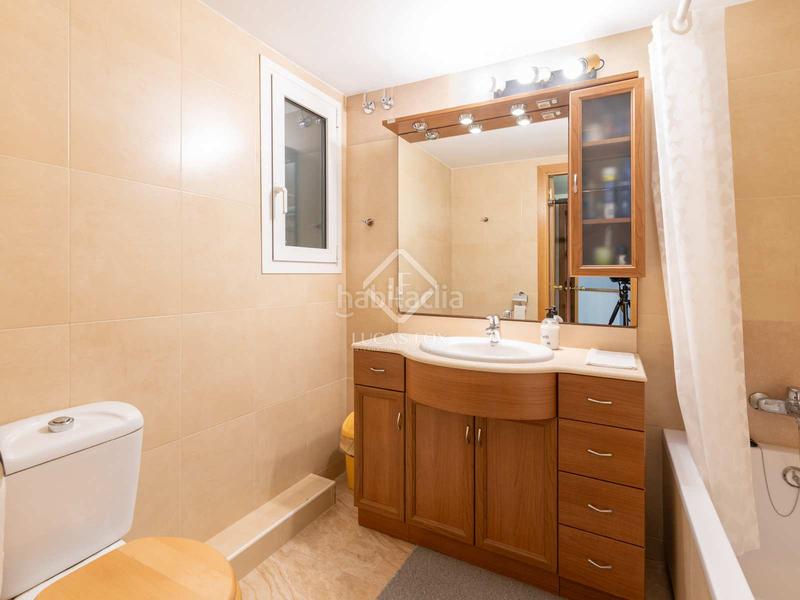 Foto 5a9dc55e-4fe6-4275-886b-e7aedd5b729a. Chalet casa adosada en venta en primera línea de mar mar, una zona exclusiva muy cerca de barcelona. en Gavà