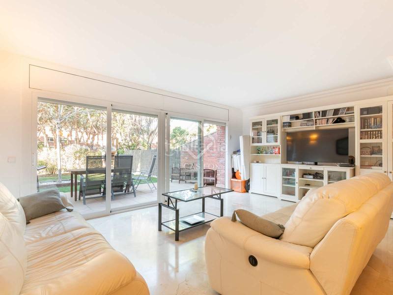 Foto 8307c09f-e674-41b4-a2f0-38cb3db048b0. Chalet casa adosada en venta en primera línea de mar mar, una zona exclusiva muy cerca de barcelona. en Gavà