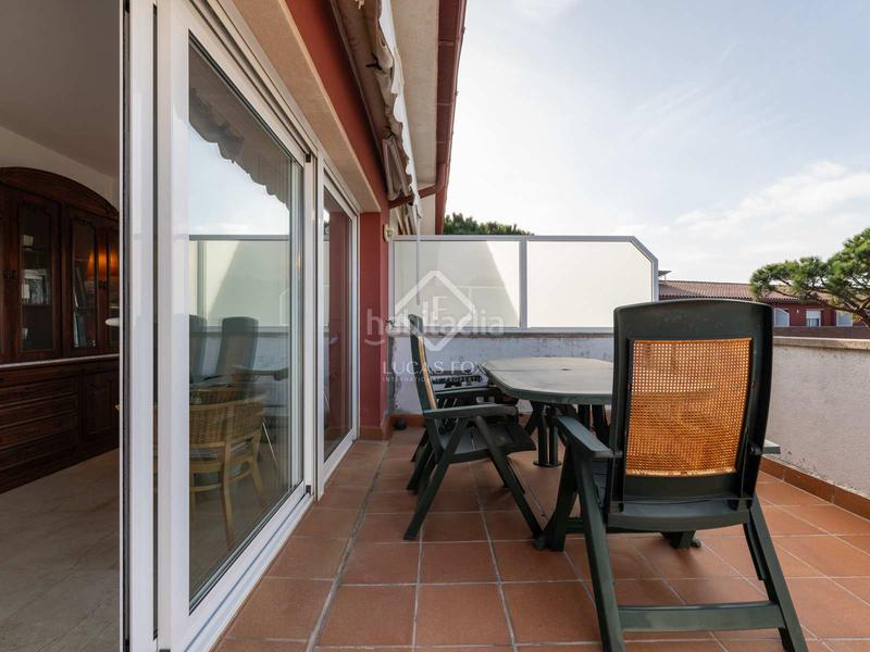 Foto 8b2a81f4-71fb-4f3e-ad77-532d9dfa7c65. Chalet casa adosada en venta en primera línea de mar mar, una zona exclusiva muy cerca de barcelona. en Gavà