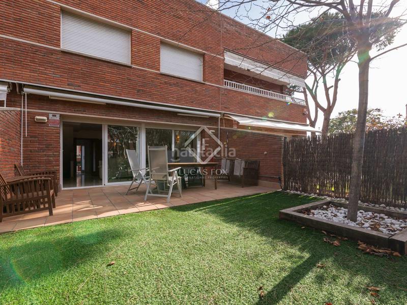 Foto c55009b7-baa7-4281-9f60-bf01c7b4d9ea. Chalet casa adosada en venta en primera línea de mar mar, una zona exclusiva muy cerca de barcelona. en Gavà