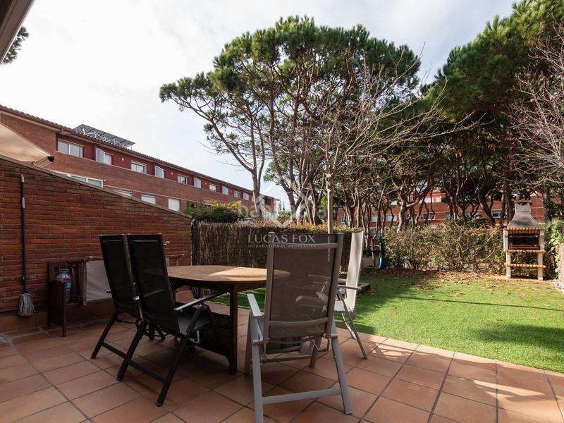 Foto c8d34f99-696d-417a-81ef-3ebe6d0dd874. Chalet casa adosada en venta en primera línea de mar mar, una zona exclusiva muy cerca de barcelona. en Gavà
