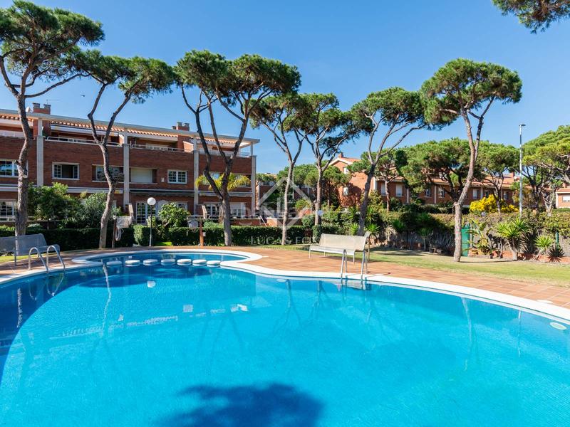 Foto 10f9c8c5-ec7c-4161-aeb6-3b3eb25be8d2. Chalet magnífica casa adosada en venta, en una de las comunidades más exclusivas mar, barcelona. en Gavà