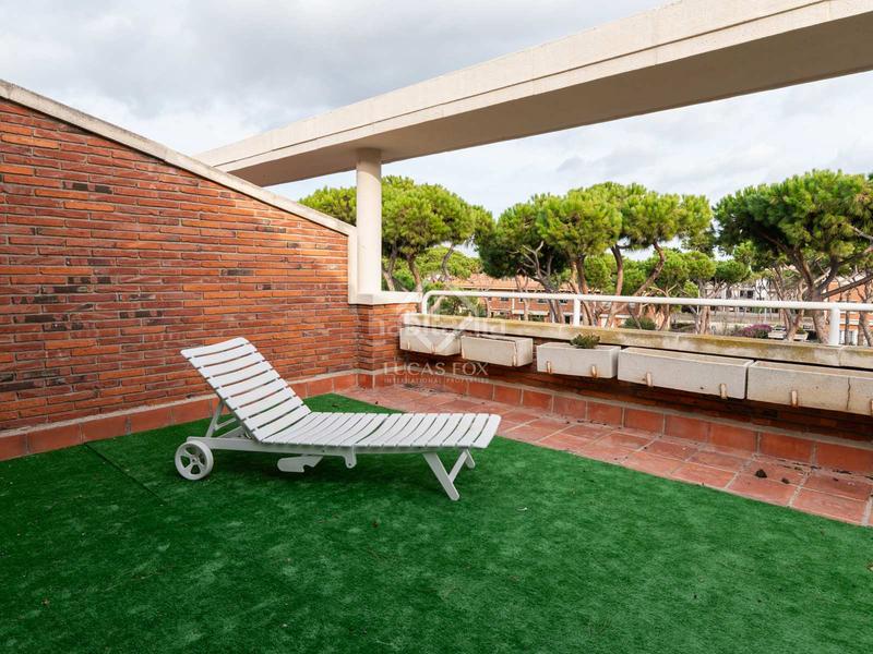 Foto af8e5af1-045d-482d-aac2-37737b965268. Chalet magnífica casa adosada en venta, en una de las comunidades más exclusivas mar, barcelona. en Gavà