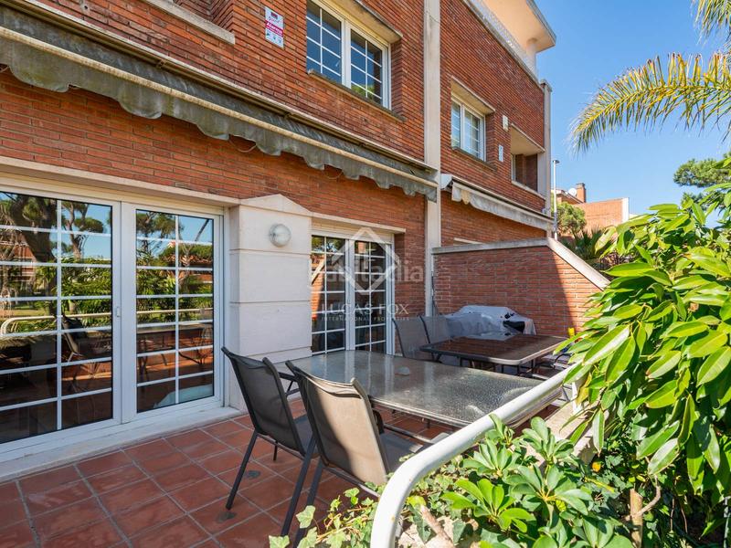 Foto d386cb8c-cfc6-4e9a-a184-6f3076d0540f. Chalet magnífica casa adosada en venta, en una de las comunidades más exclusivas mar, barcelona. en Gavà