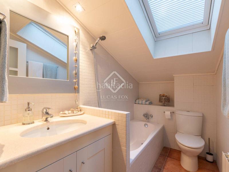 Foto 17771ff4-f4aa-46fa-9de4-7546a22a38c0. Chalet avec chauffage parking piscine dans Montmar Castelldefels