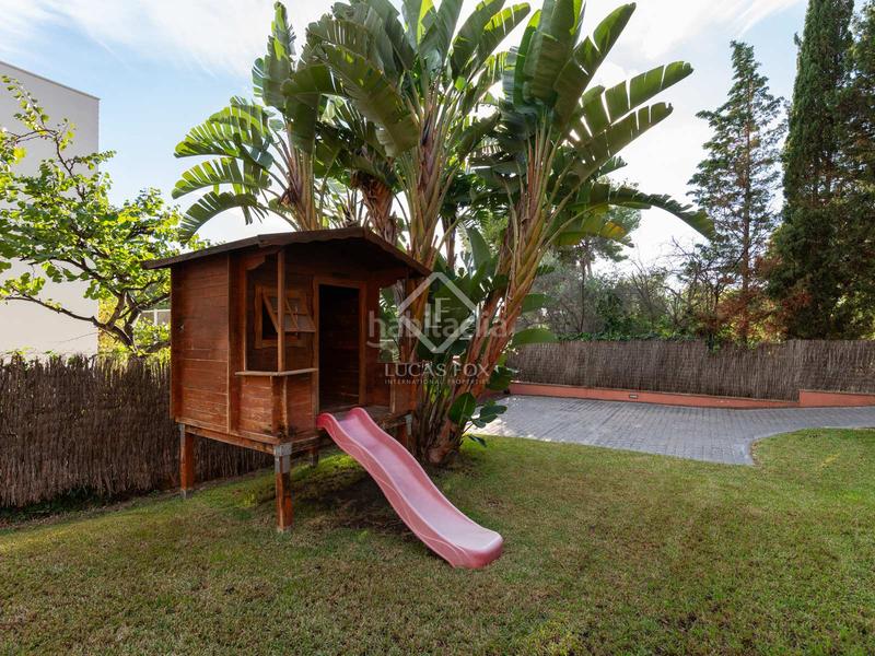 Foto 1a3469b2-2d33-487f-989c-d2348f7a2d5e. Chalet avec chauffage parking piscine dans Montmar Castelldefels