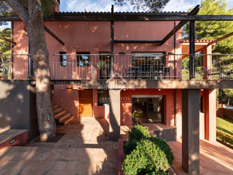 Foto 201bc45a-30ff-4f83-8bd1-7463edf40dd0. Chalet avec chauffage parking piscine dans Montmar Castelldefels