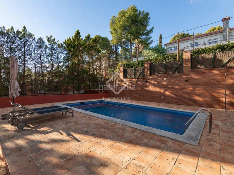 Foto 260c7725-a854-49b2-8be0-bc0f48605fb0. Chalet avec chauffage parking piscine dans Montmar Castelldefels