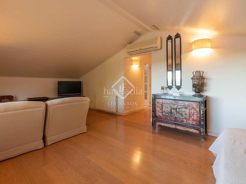 Foto 2e4b496e-6d85-4f7a-98fb-66b8fe7b72e3. Chalet avec chauffage parking piscine dans Montmar Castelldefels