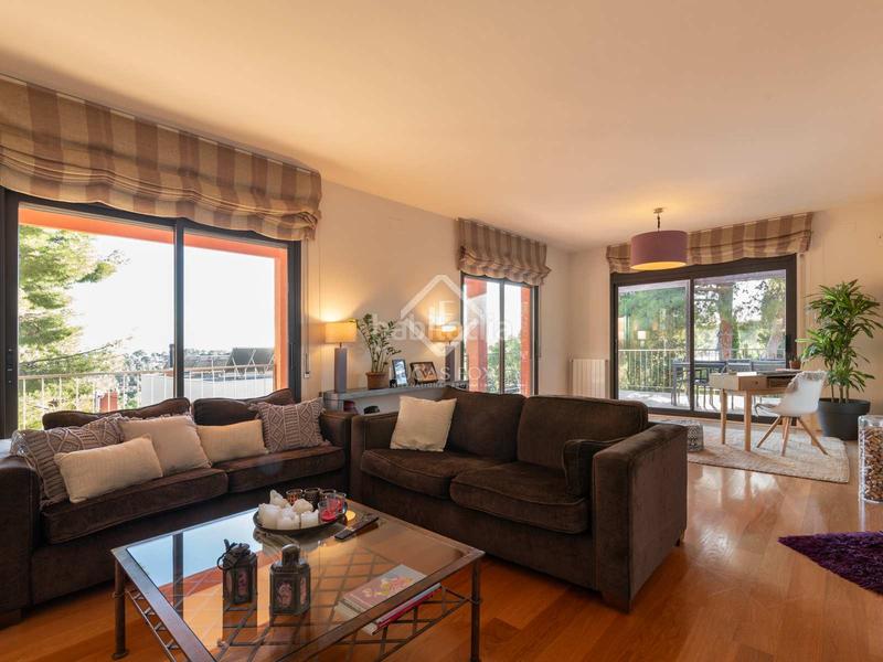 Foto 5c02fa3a-e8b3-4921-ad78-82e30374e494. Chalet avec chauffage parking piscine dans Montmar Castelldefels