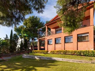 Xalet a Montmar. Casa con una parcela de 911 m en venta en montemar