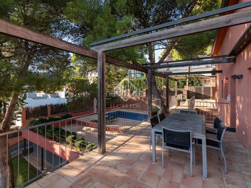 Foto 8ff982ad-c5a8-426e-a55d-97fcf717ed19. Chalet avec chauffage parking piscine dans Montmar Castelldefels