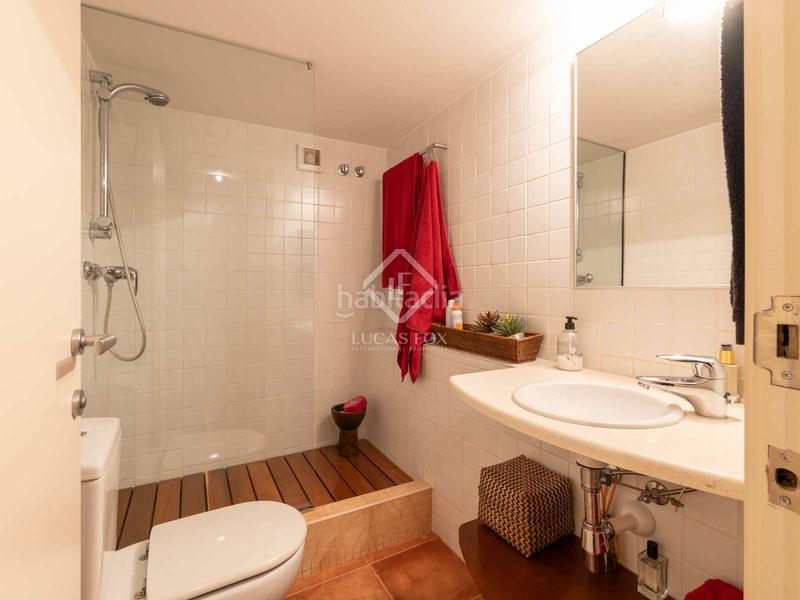 Foto 9f8378cb-2469-4c50-887c-0d1023f8fbcc. Chalet avec chauffage parking piscine dans Montmar Castelldefels