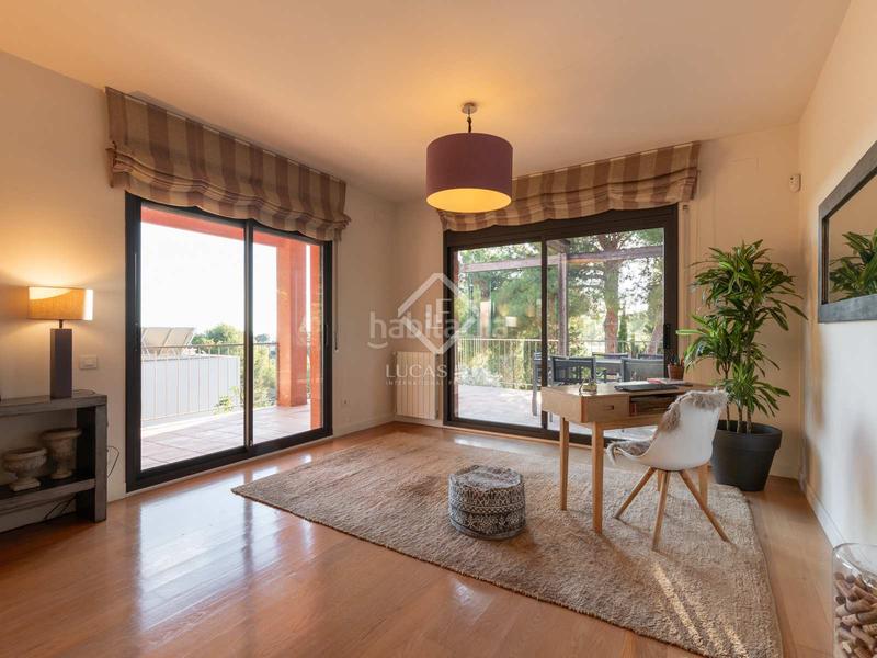 Foto b8187c72-9648-4349-8064-0a96a7d07f0f. Chalet avec chauffage parking piscine dans Montmar Castelldefels