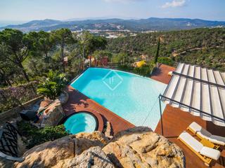 Xalet a El Molí-El Rieral. Impresionante villa de lujo en venta en lloret de mar, en la cos