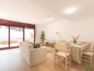 Chalet à La Pineda. Casa adosada de lujo en venta en la pineda, castelldefels, cerca