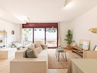 Chalet à La Pineda. Casa adosada de lujo en venta en la pineda, castelldefels, cerca