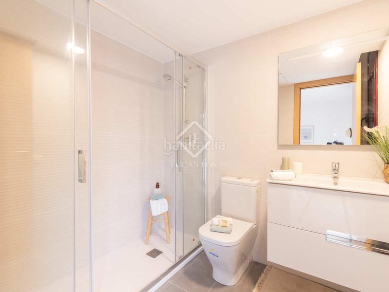 Foto 30a6ea3b-9b1c-4bce-bcba-1d6559bf6beb. Chalet con riscaldamento parcheggio piscina in La Pineda Castelldefels