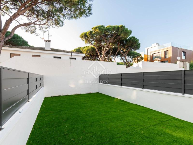 Foto 44cd0f06-5bf1-4a96-a77e-7960a4efa1ca. Chalet con riscaldamento parcheggio piscina in La Pineda Castelldefels