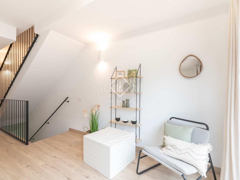 Foto 81eabf75-2cf2-4695-8f63-65c84ef6a8e5. Chalet con riscaldamento parcheggio piscina in La Pineda Castelldefels