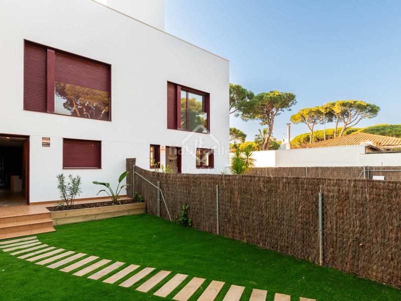 Foto 88194cfd-5c2e-41f5-88b5-5c3e06c22083. Chalet con riscaldamento parcheggio piscina in La Pineda Castelldefels