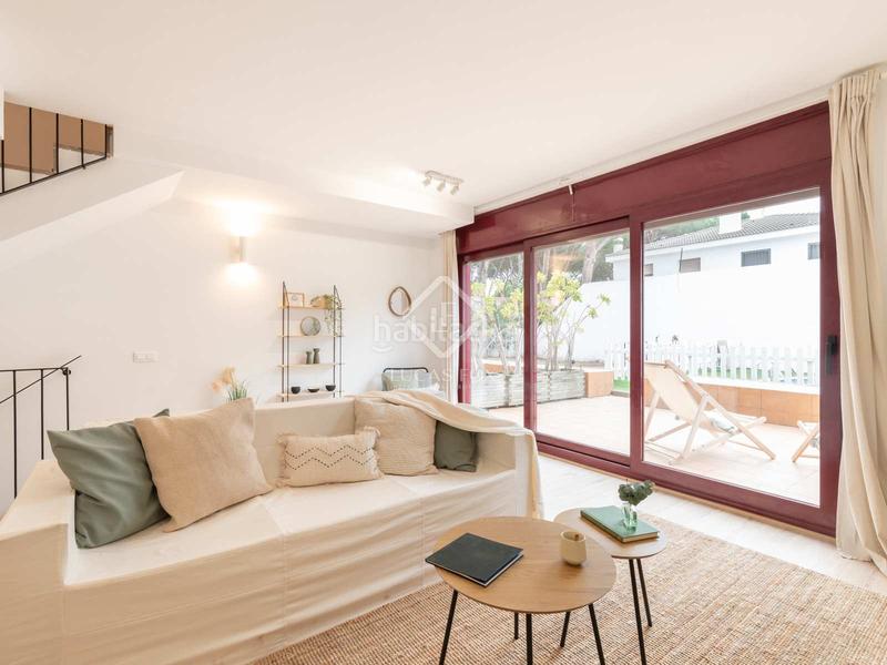 Foto 8ca085ce-7198-47e5-a28f-eff108faf074. Chalet con riscaldamento parcheggio piscina in La Pineda Castelldefels