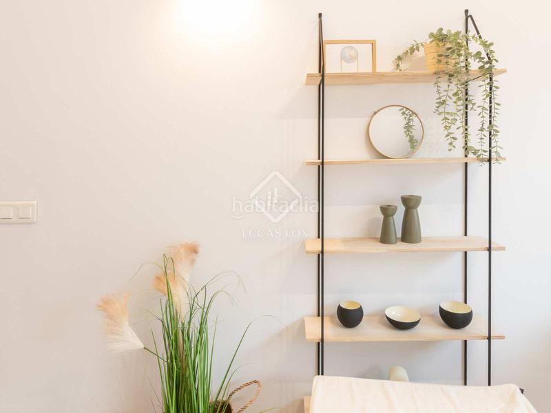 Foto aee918aa-a877-407c-878b-8ac3f3bb7ccd. Chalet con riscaldamento parcheggio piscina in La Pineda Castelldefels