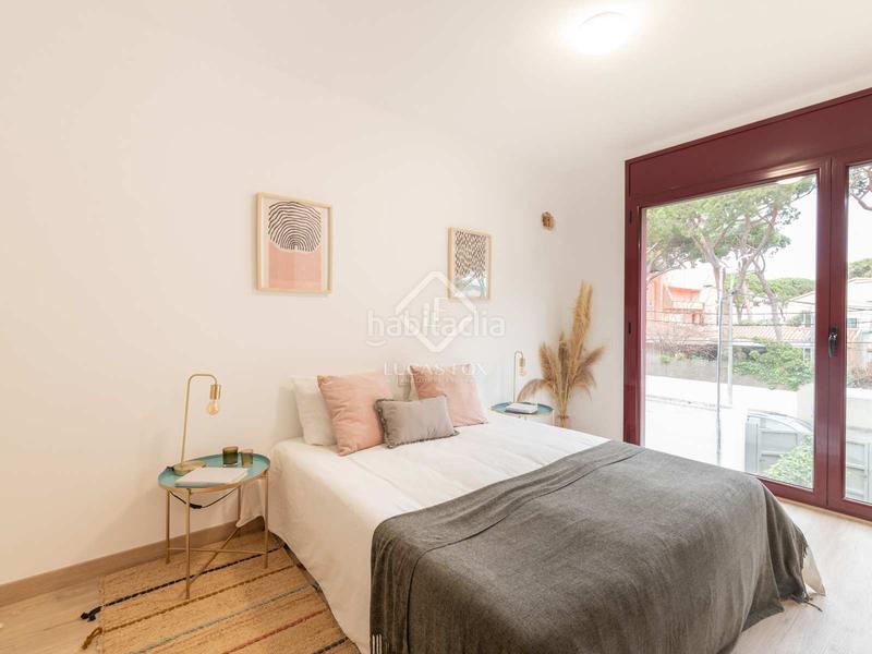 Foto c64f5f66-b3e1-4e44-8dc4-033b521d072d. Chalet con riscaldamento parcheggio piscina in La Pineda Castelldefels