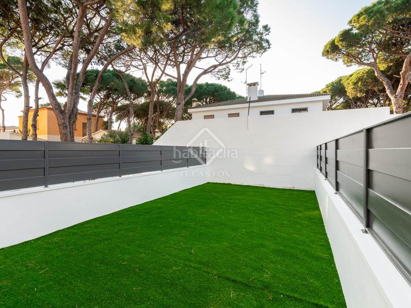 Foto c7454b1c-6386-40b0-b322-9142403578f2. Chalet con riscaldamento parcheggio piscina in La Pineda Castelldefels