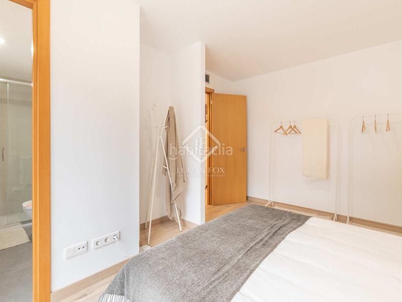 Foto e0eee01c-a2c2-4517-87b4-82aa05787f1e. Chalet con riscaldamento parcheggio piscina in La Pineda Castelldefels