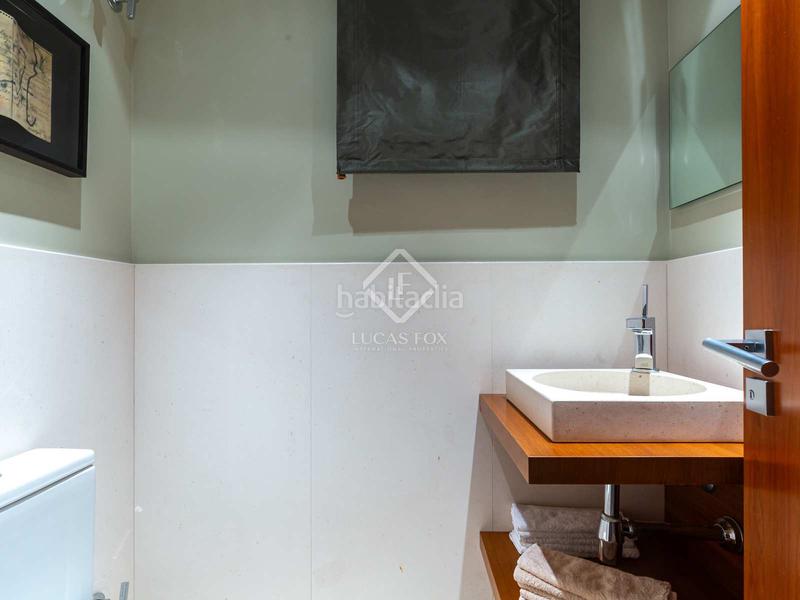 Foto 406d2c79-1075-4fc1-9bdc-e418b161d56d. Chalet moderna casa unifamiliar con jardín y piscina a la venta en ciudad diagonal, . en Esplugues de Llobregat