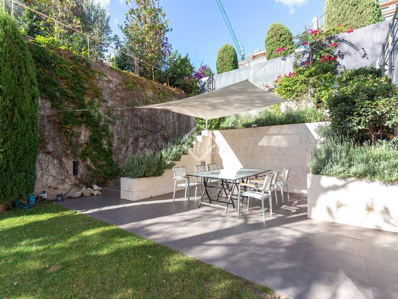 Foto 5fa38294-00e9-42ad-a1be-3ce98c0c0da1. Chalet moderna casa unifamiliar con jardín y piscina a la venta en ciudad diagonal, . en Esplugues de Llobregat