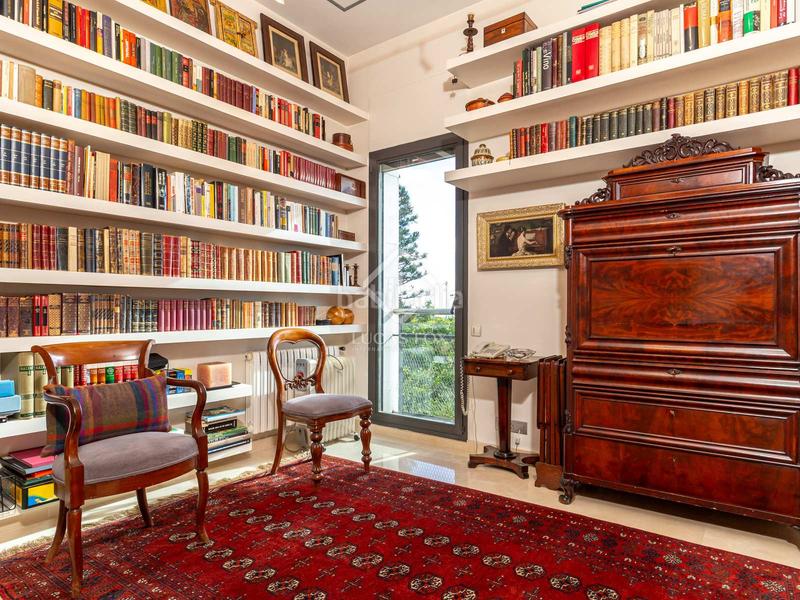 Foto a0ffb18e-df4f-4988-864e-fb335860fa67. Chalet moderna casa unifamiliar con jardín y piscina a la venta en ciudad diagonal, . en Esplugues de Llobregat