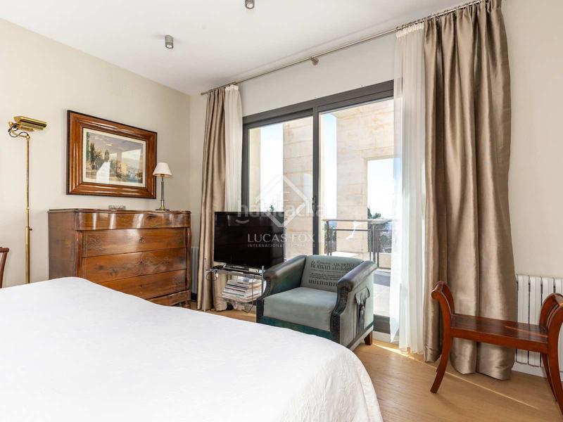 Foto bb204c6b-7186-487b-b5f2-4d4a56acb844. Chalet moderna casa unifamiliar con jardín y piscina a la venta en ciudad diagonal, . en Esplugues de Llobregat