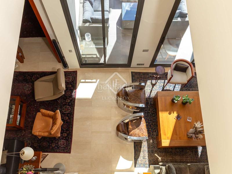 Foto c6902429-e794-451e-80ea-07387caf62af. Chalet moderna casa unifamiliar con jardín y piscina a la venta en ciudad diagonal, . en Esplugues de Llobregat