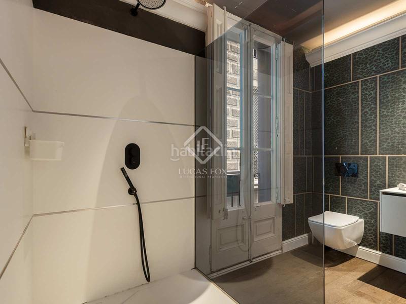 Foto 942347b3-0582-44f9-9d2d-5121bd189358. Piso  en excelentes condiciones de 2 dormitorios con 7m terraza en venta en el born en Barcelona