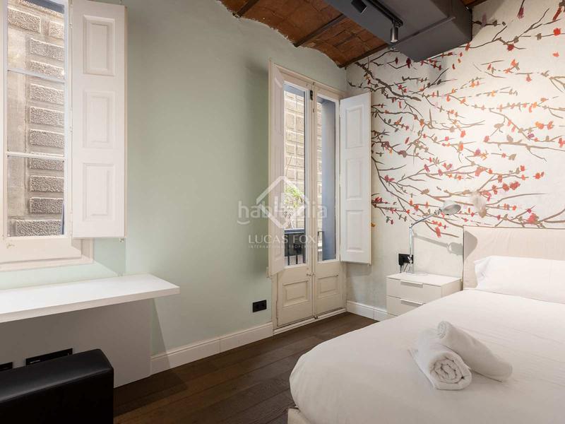 Foto aea34505-3261-4e85-96d5-5b7bfe49da43. Piso  en excelentes condiciones de 2 dormitorios con 7m terraza en venta en el born en Barcelona
