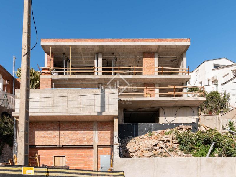 Foto 71881132-51a2-4ab9-a44e-b42d0cc123e3. Chalet with heating parking pool in les botigues de Sitges Sitges