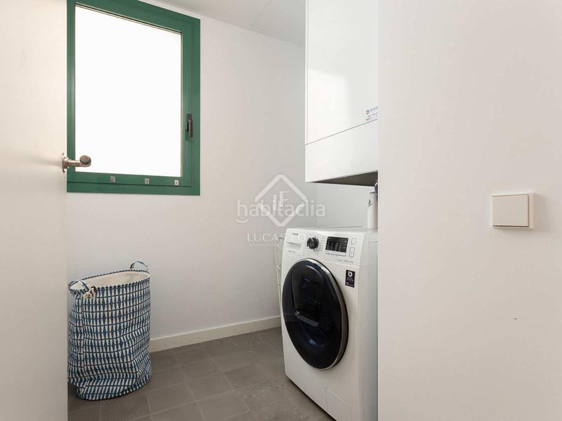 Foto 39ed469d-fb38-4ffb-b41b-8512228965b6. Ático  minimalista y modernista, en excelentes condiciones de 2 dormitorios con 70m terraza en venta en eixample derecho en Barcelona