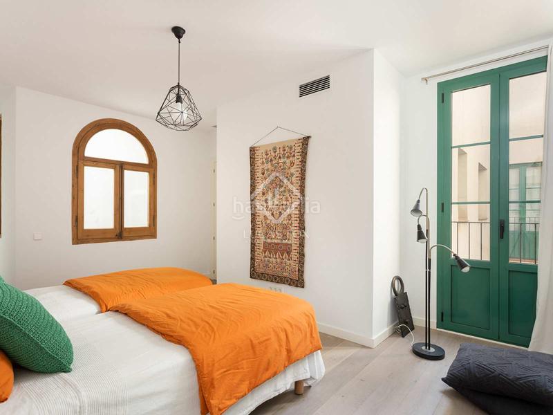 Foto 86555167-8d8a-405a-ab8e-382bab6f8c21. Ático  minimalista y modernista, en excelentes condiciones de 2 dormitorios con 70m terraza en venta en eixample derecho en Barcelona