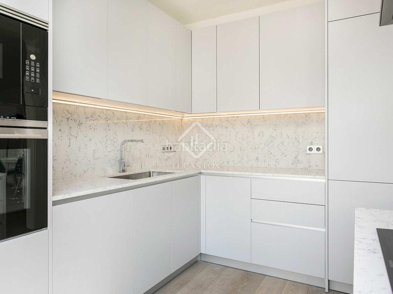 Foto 87854c61-abcd-4480-b18b-3ff1c1c3f356. Ático  minimalista y modernista, en excelentes condiciones de 2 dormitorios con 70m terraza en venta en eixample derecho en Barcelona