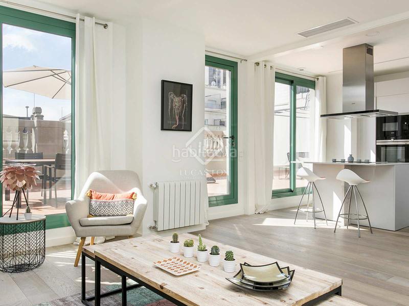 Foto b626f596-805f-4a58-916d-7c6d64fa5201. Ático  minimalista y modernista, en excelentes condiciones de 2 dormitorios con 70m terraza en venta en eixample derecho en Barcelona
