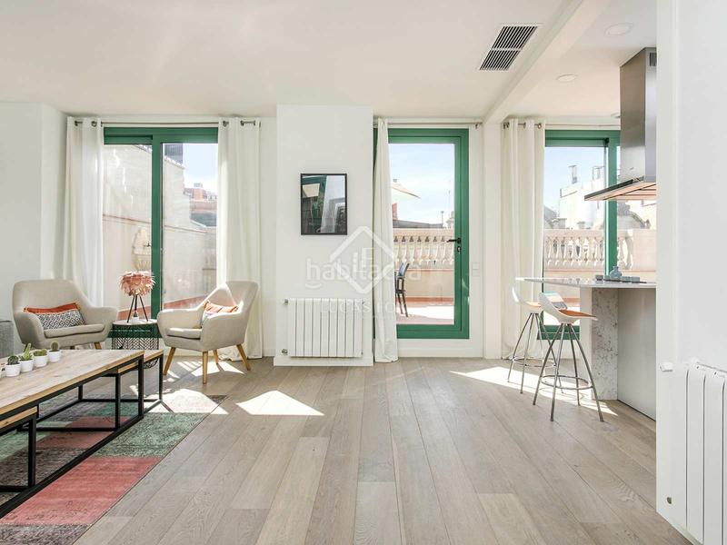 Foto ed3c0c3e-0119-475a-8520-fe1b260b8b37. Ático  minimalista y modernista, en excelentes condiciones de 2 dormitorios con 70m terraza en venta en eixample derecho en Barcelona