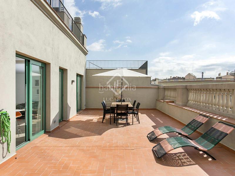Foto f406c6c0-adaa-42ca-b6d7-a21d20115b3a. Ático  minimalista y modernista, en excelentes condiciones de 2 dormitorios con 70m terraza en venta en eixample derecho en Barcelona