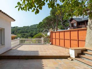 Chalet à Premià de Dalt. Villa con vistas panorámicas al mar en venta en premià de dalt,