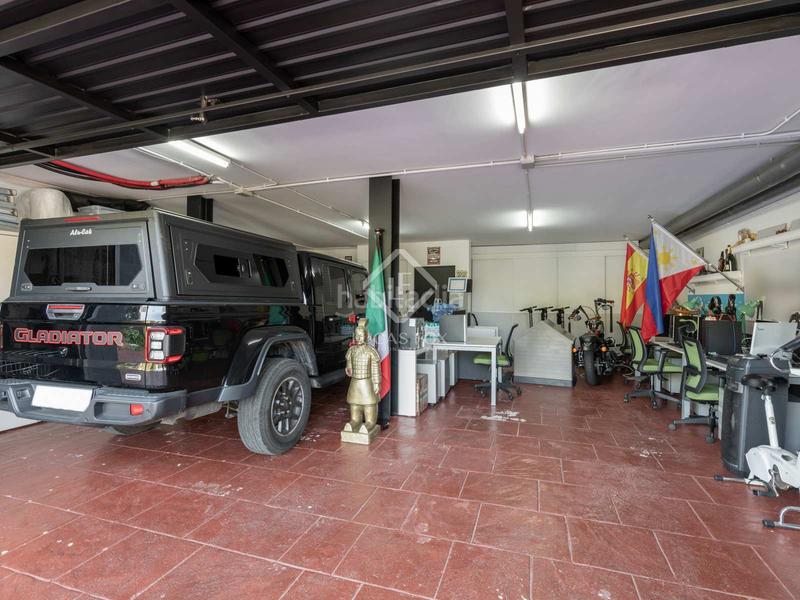 Foto 95e11a15-7744-4ec7-b784-45b9081ddb37. Chalet mit heizung parking pool in Les Planes Sant Cugat del Vallès