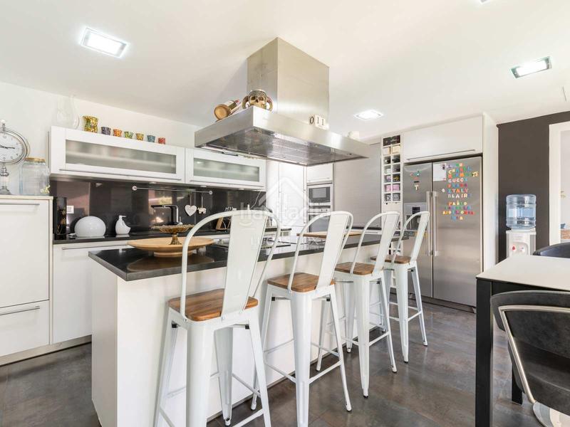 Foto fae5ac7a-aaa4-4d50-889a-5efbb7aa133b. Chalet mit heizung parking pool in Les Planes Sant Cugat del Vallès