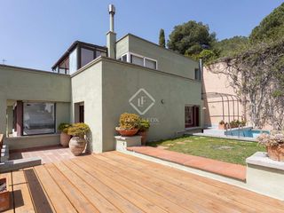 Xalet en Vallcarca - Penitents. Preciosa casa con piscina y vistas panorámicas en venta situada