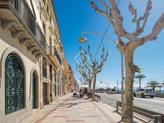 Xalet a Ocata. Magnífica villa en primera línea de mar en venta en el masnou, b