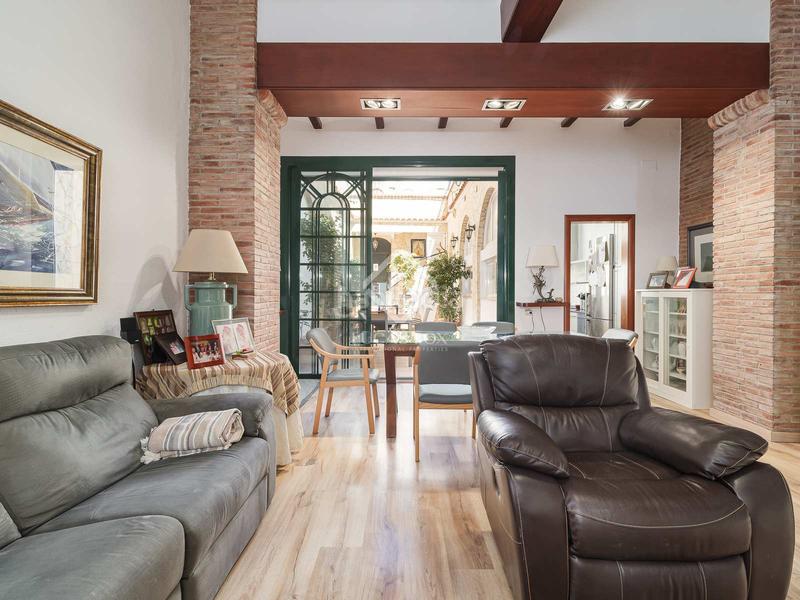 Foto 055f0472-797f-4f96-b954-096d869d2610. Chalet magnífica villa en primera línea de mar en venta en el masnou, barcelona en Masnou (El)